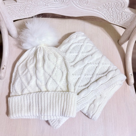 Accessories - Cozy Ivory Knit Hat and Scarf Set
